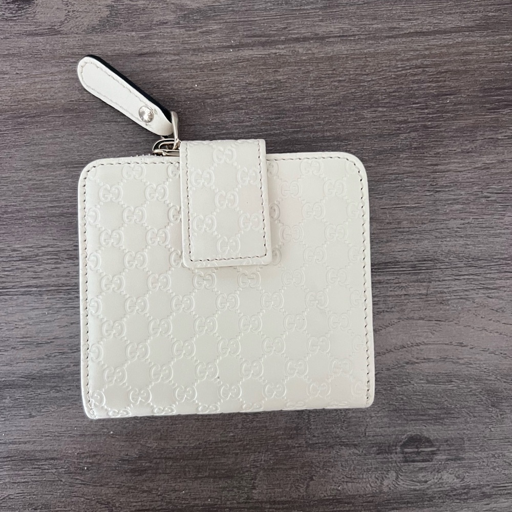 Gucci Ivory Shoulder bag with Black Accents - Picture 11 of 13